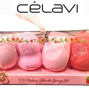Celavi X Strawberry Shortcake Makeup Blender Sponge Set